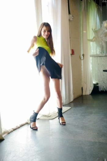 Pornstar The Sunshine Girl